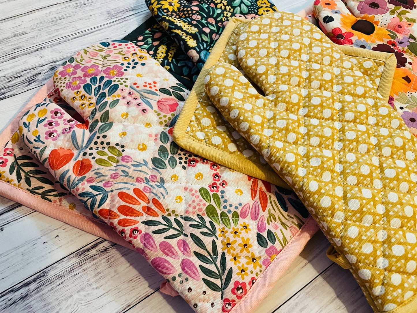 Summer Meadows Oven Mitt & Potholder Set