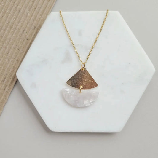 Ava Necklace - Pearl